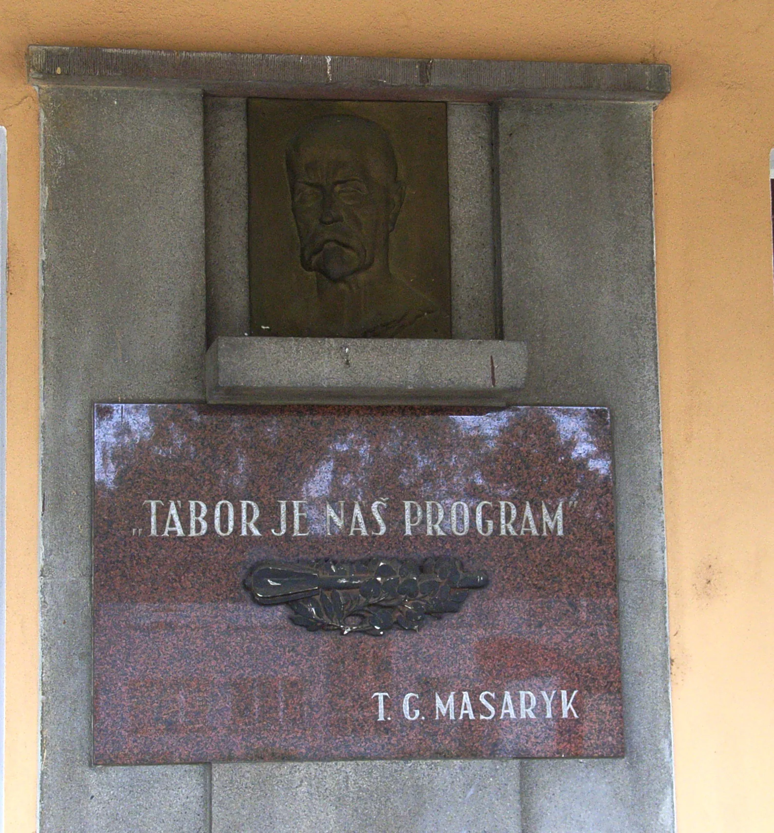 Tábor je náš program – pamětní deska T. G. Masaryka